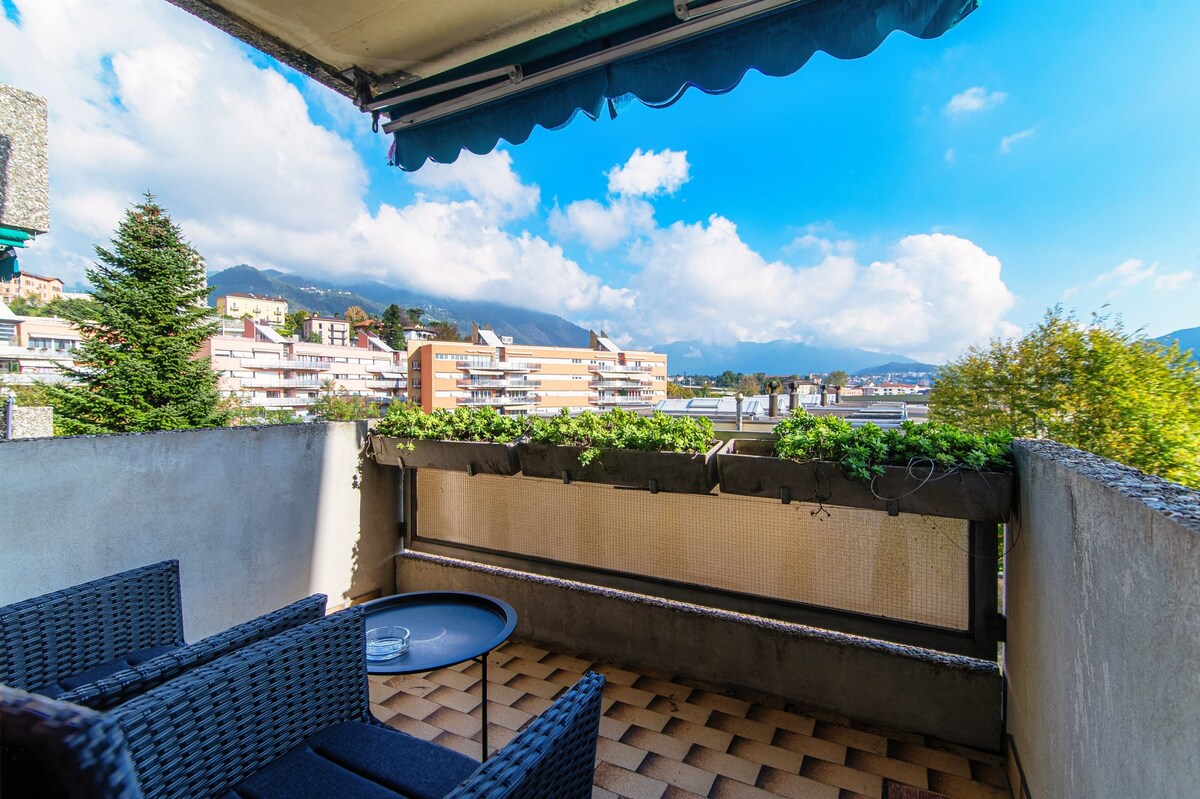 App. strategic area with balcony(Roseto Apartment)