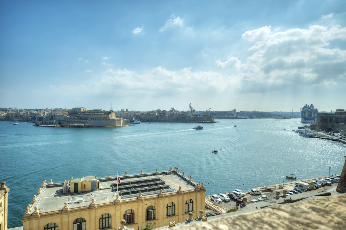 1bedroom with amazing views in Valletta center Jsp