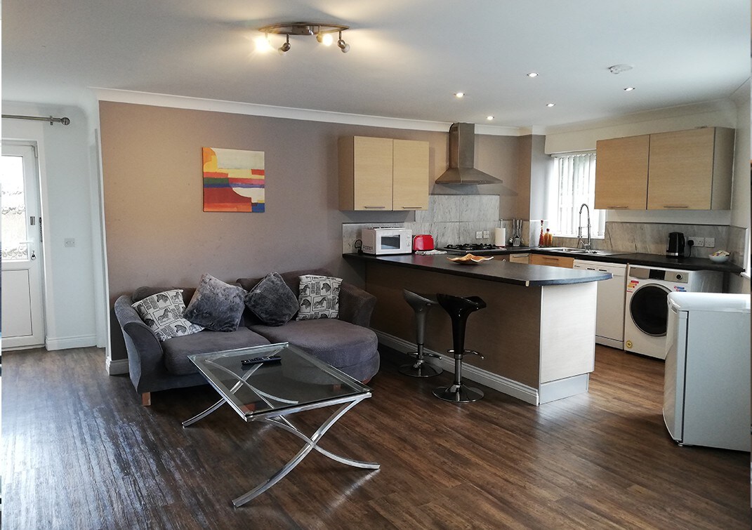 Mill Lane Refurbished 2 Bedroom Apartment