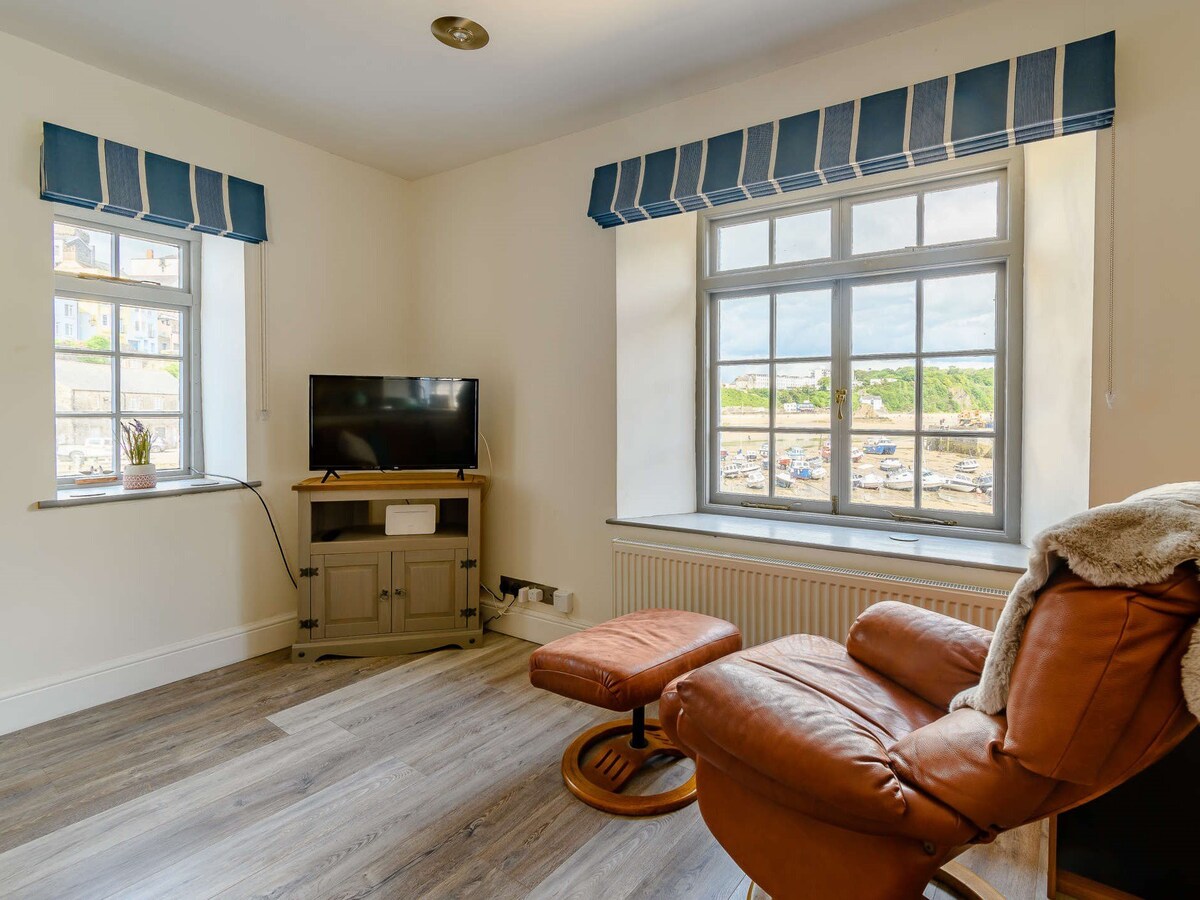 2 Bed in Tenby (87912)