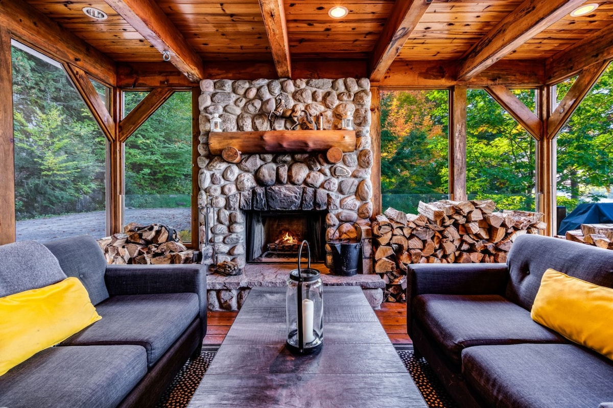 Timber Bay Log House on Fairy Lake