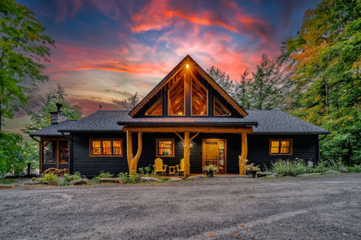 Timber Bay Log House on Fairy Lake