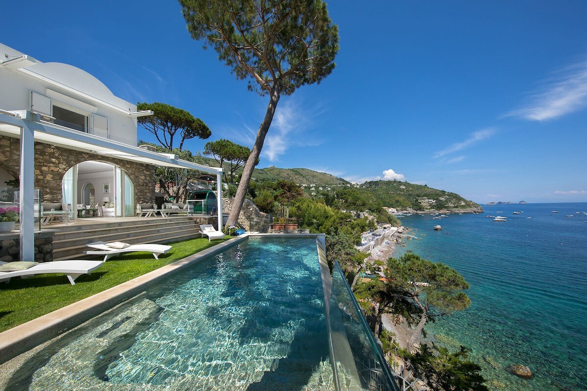 Villa Jeranto on the sea with infinty pool