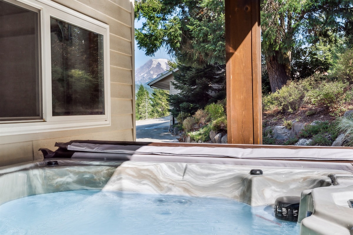 AlpenChalet | Rainier View、热水浴缸、热水浴缸、无线网络、烧烤