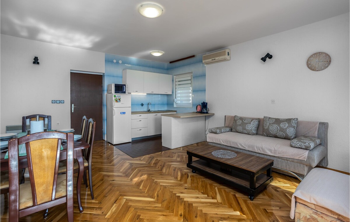 Lovely apartment in Crikvenica with Wi-Fi