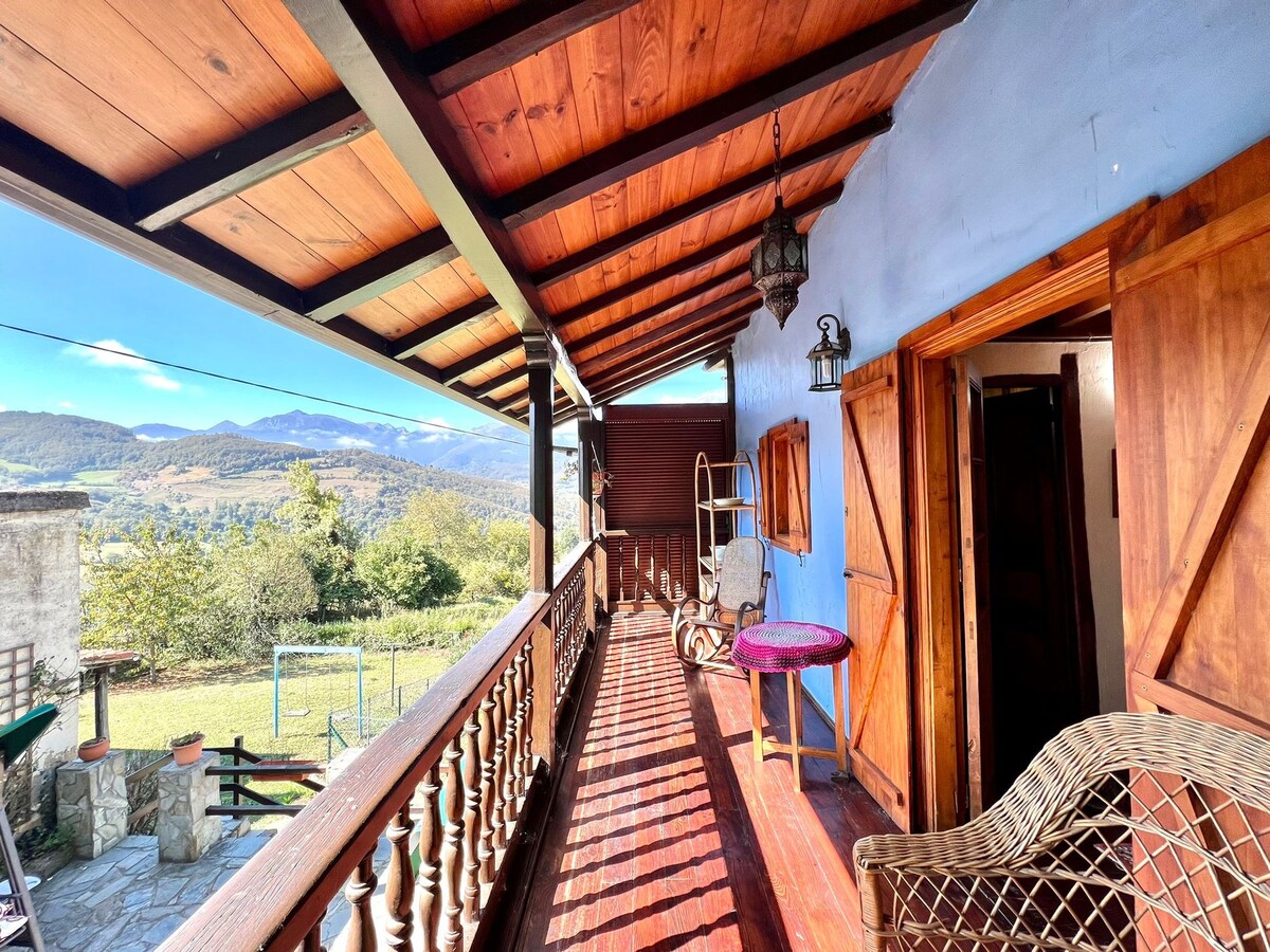 Casa 2 dormitorios, chimenea, jardin,vista montaña