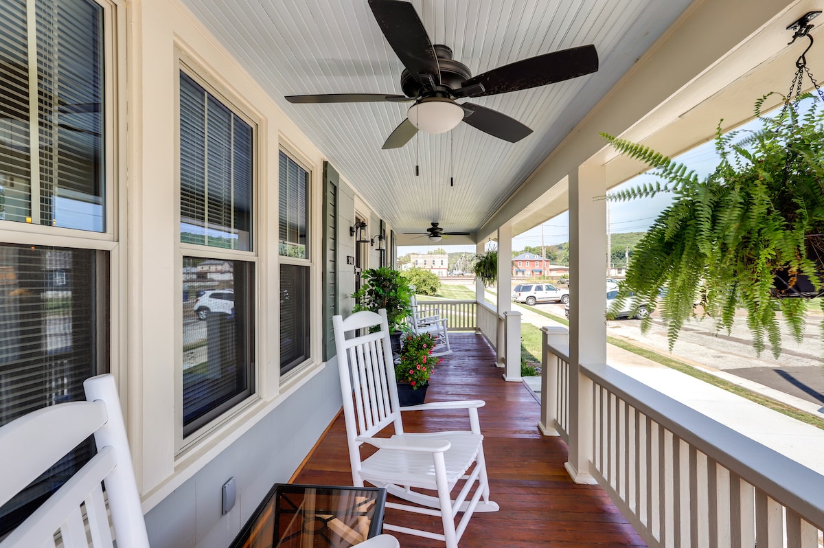 Missouri Retreat w/ Deck, Grill & Shuffleboard!