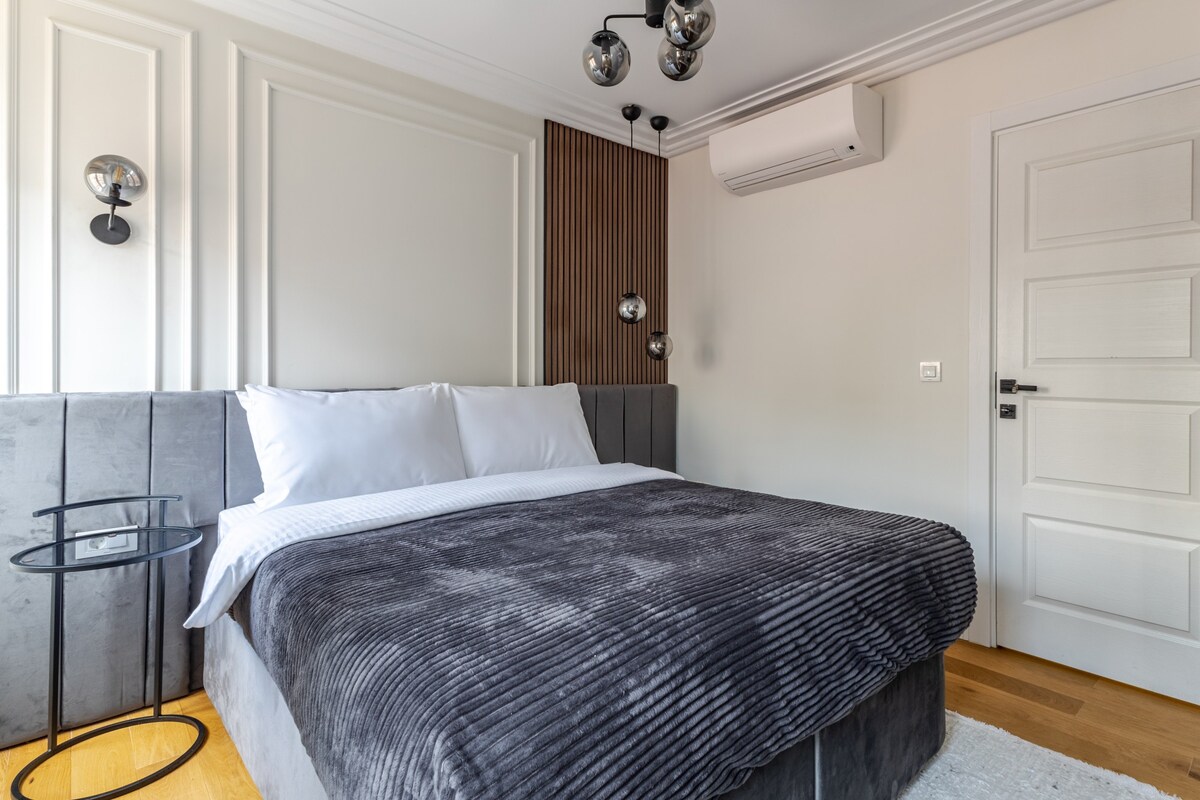 Sleek Flat 6 min to Istiklal Ave in Beyoglu