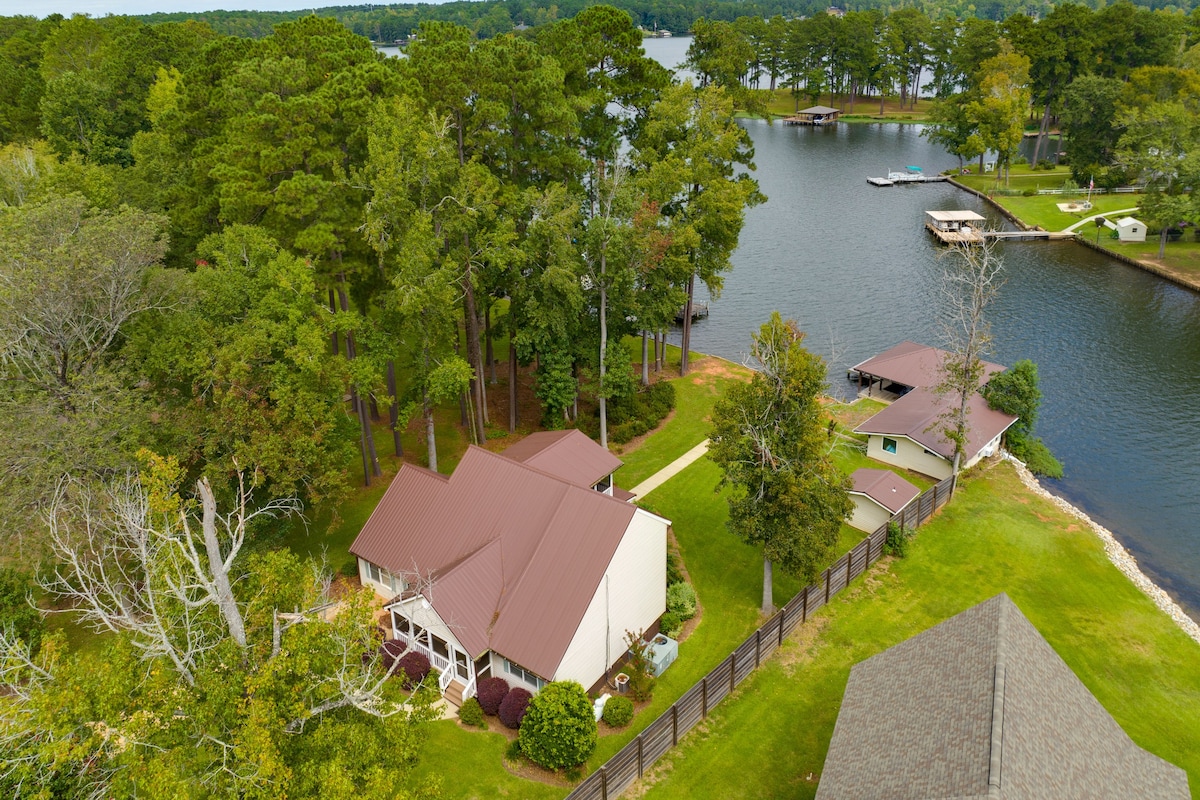 Milledgeville Home w/ Private Dock & Dock House!