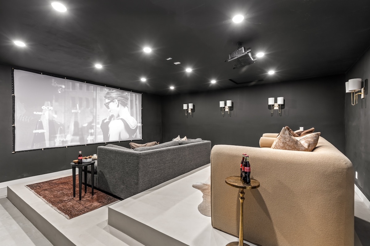 Spa Home | Hot Tub - Sauna - Cold Plunge - Cinema