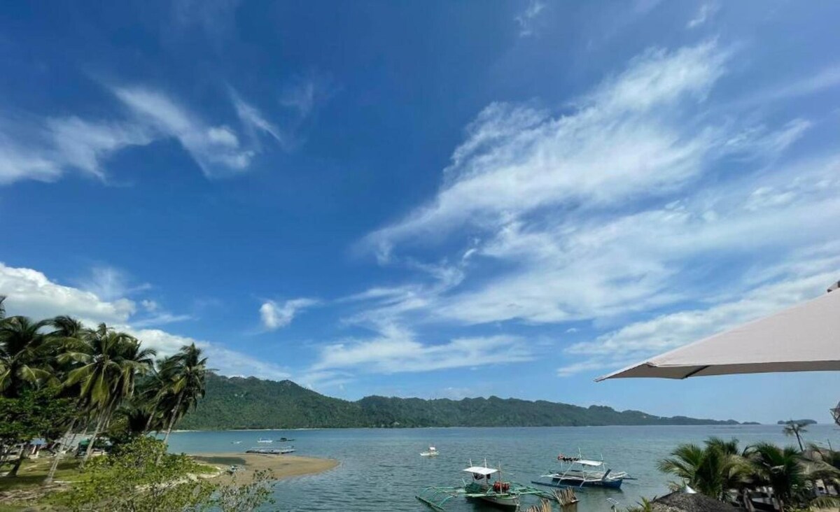 Luxe Ocean-View Suite at Lopez Beach Resort