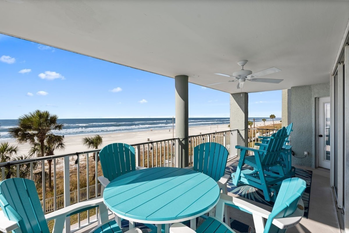 Beachside Haven- 3 beachfront bdrms + beach chairs