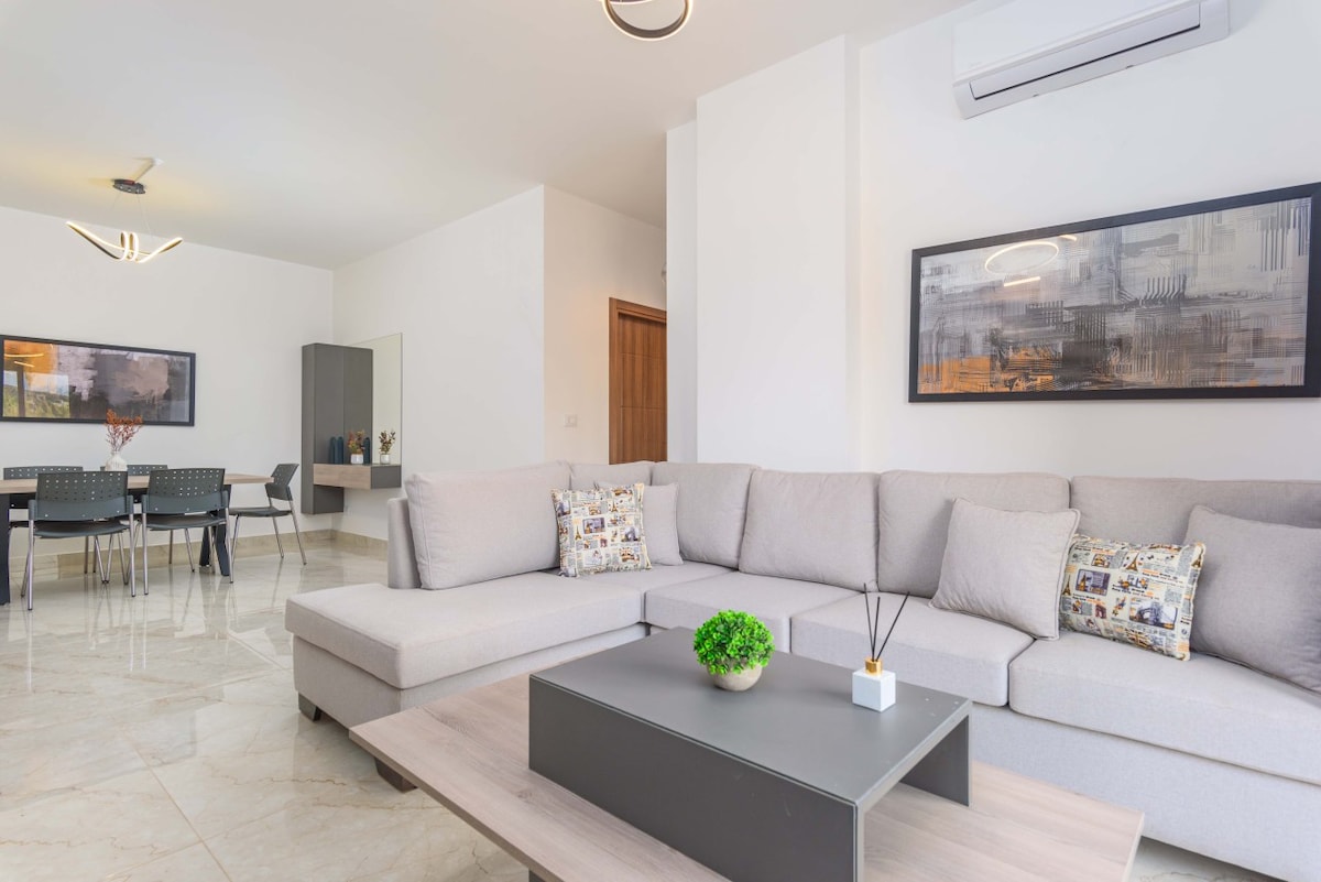 Glaze 2-Bedroom Apartment W/Terrace in Batroun