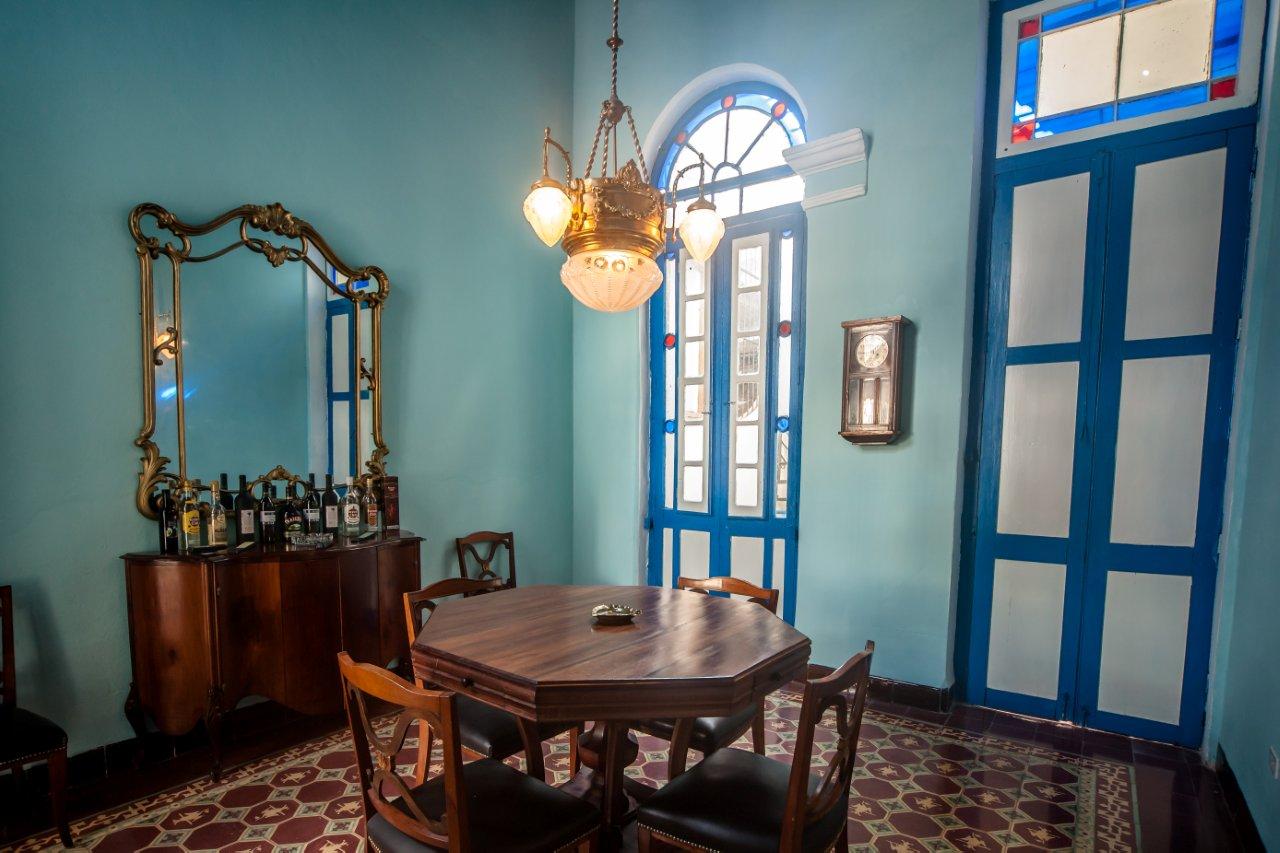 beautiful colonial style home with wifi access