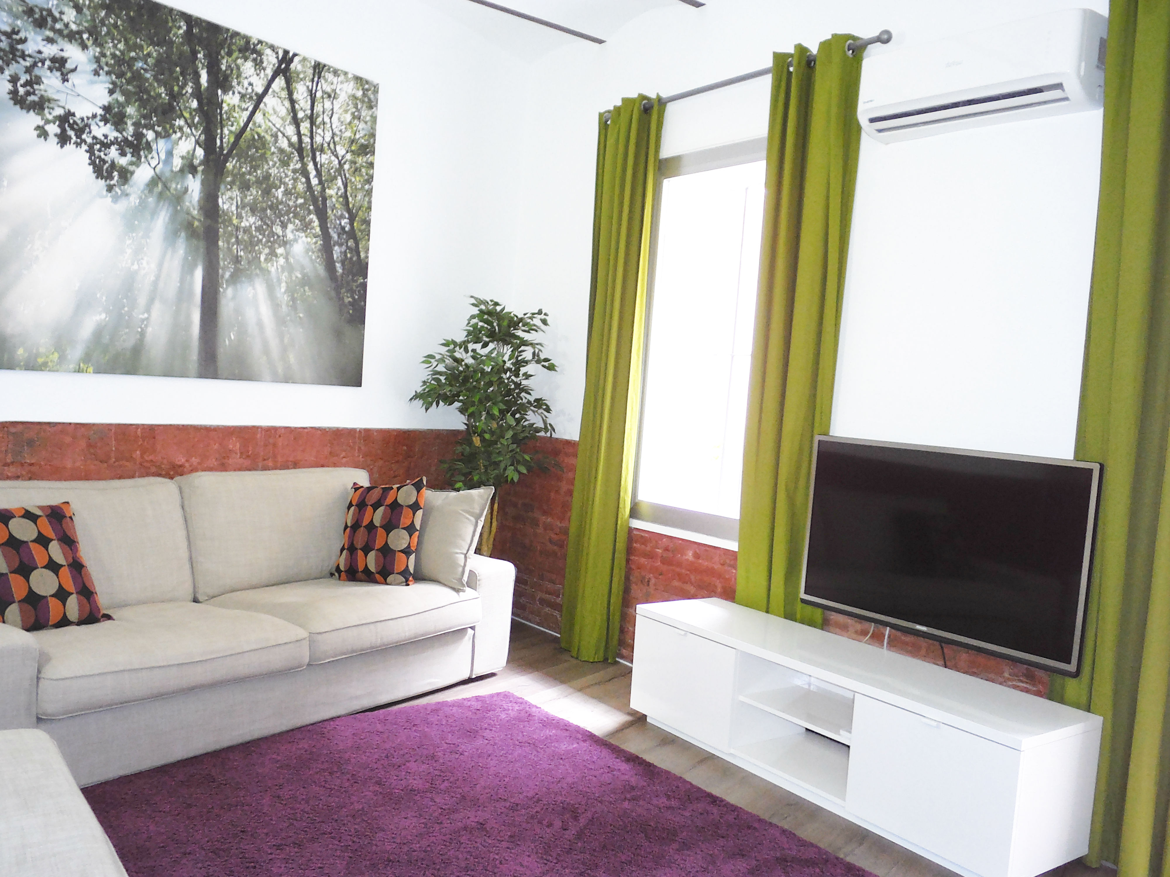 the apartment next to sagrada familia