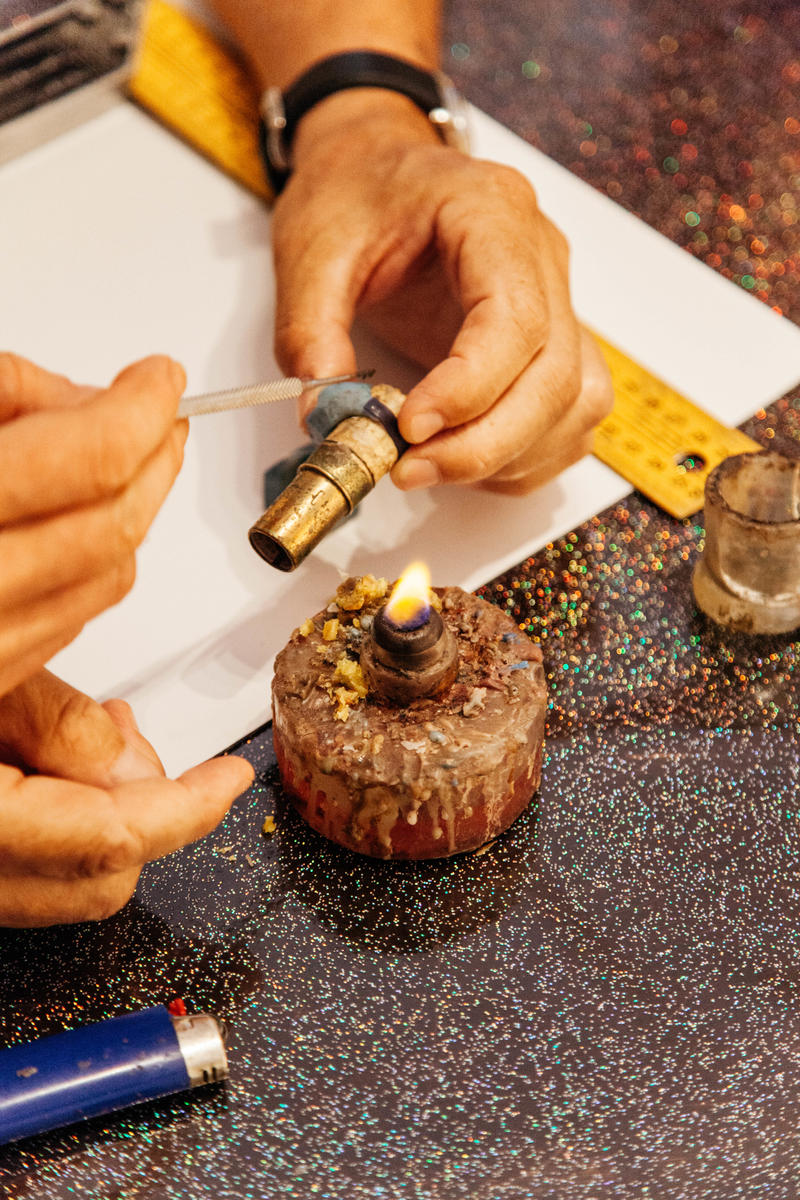 学习失蜡法,创作珠宝 - airbnb