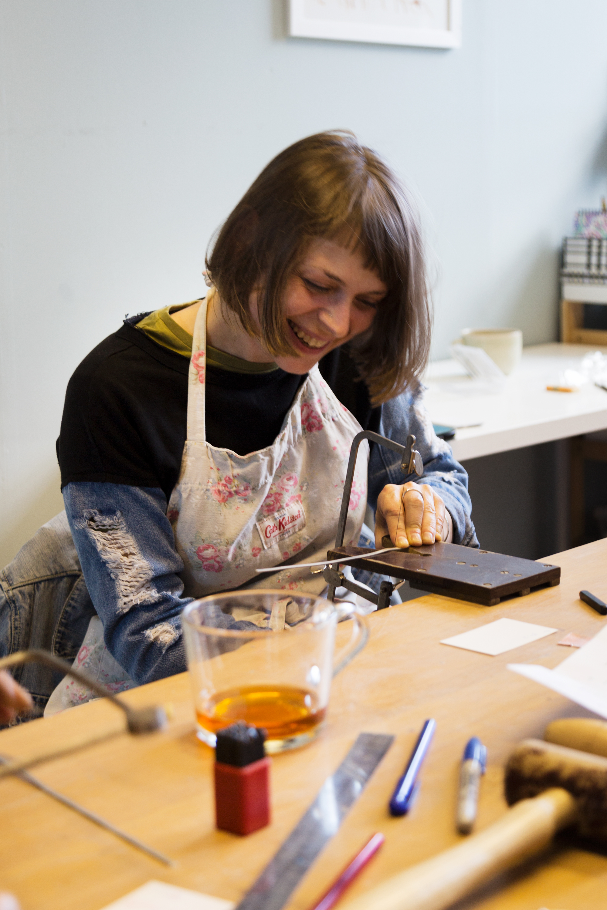 与珠宝工匠一起制作属于你的银戒指