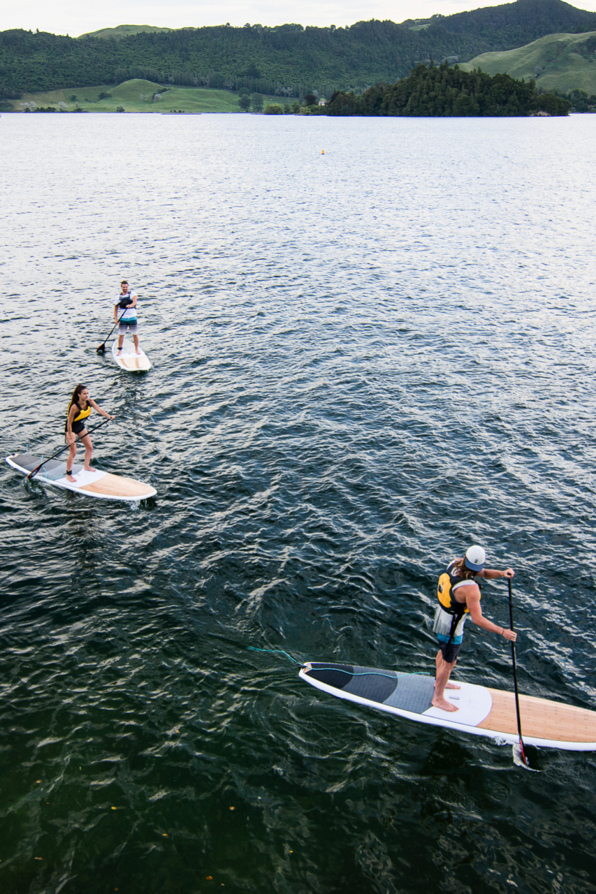 日落划桨板游发光虫洞穴