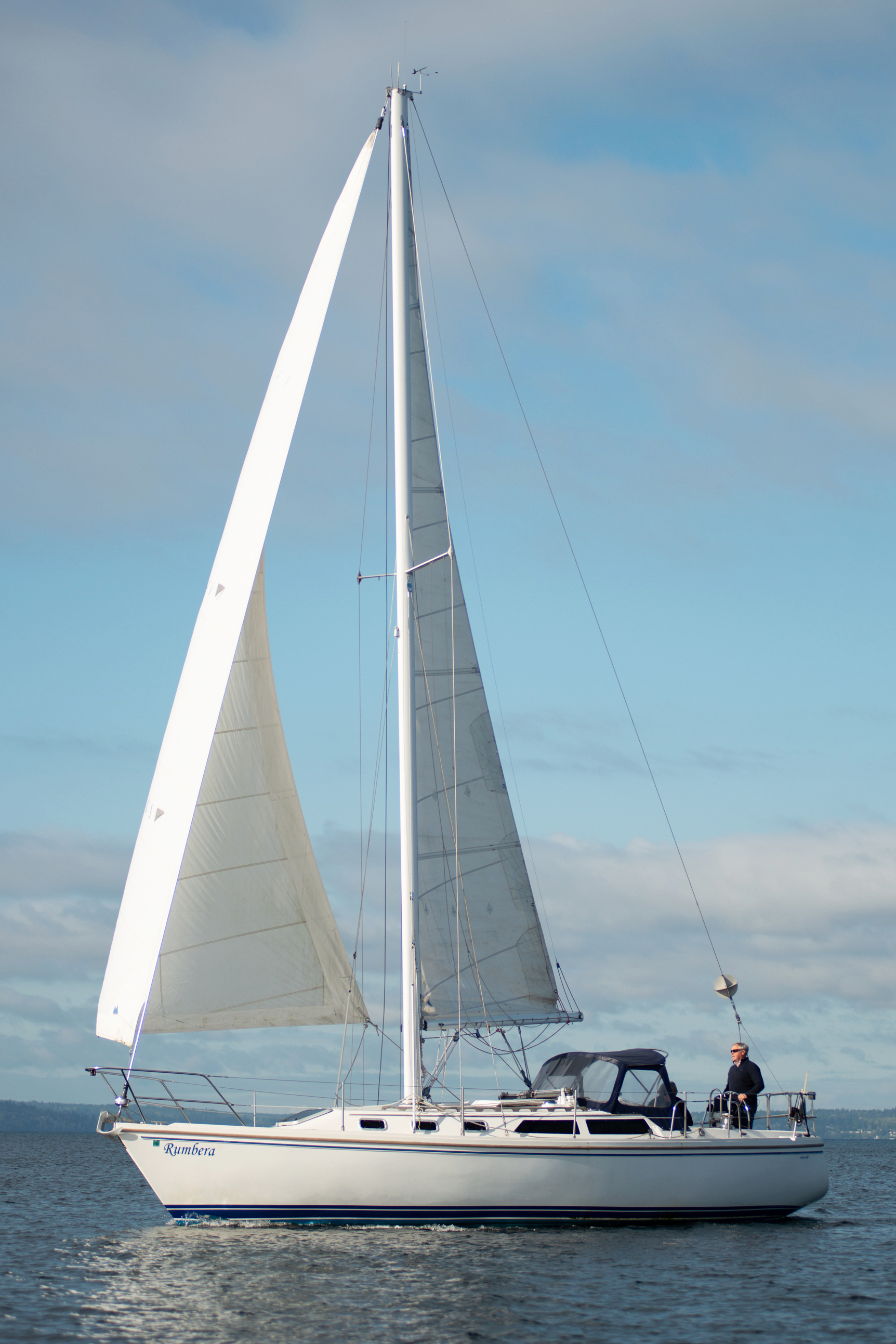 班布里奇岛出发的帆船冒险之旅