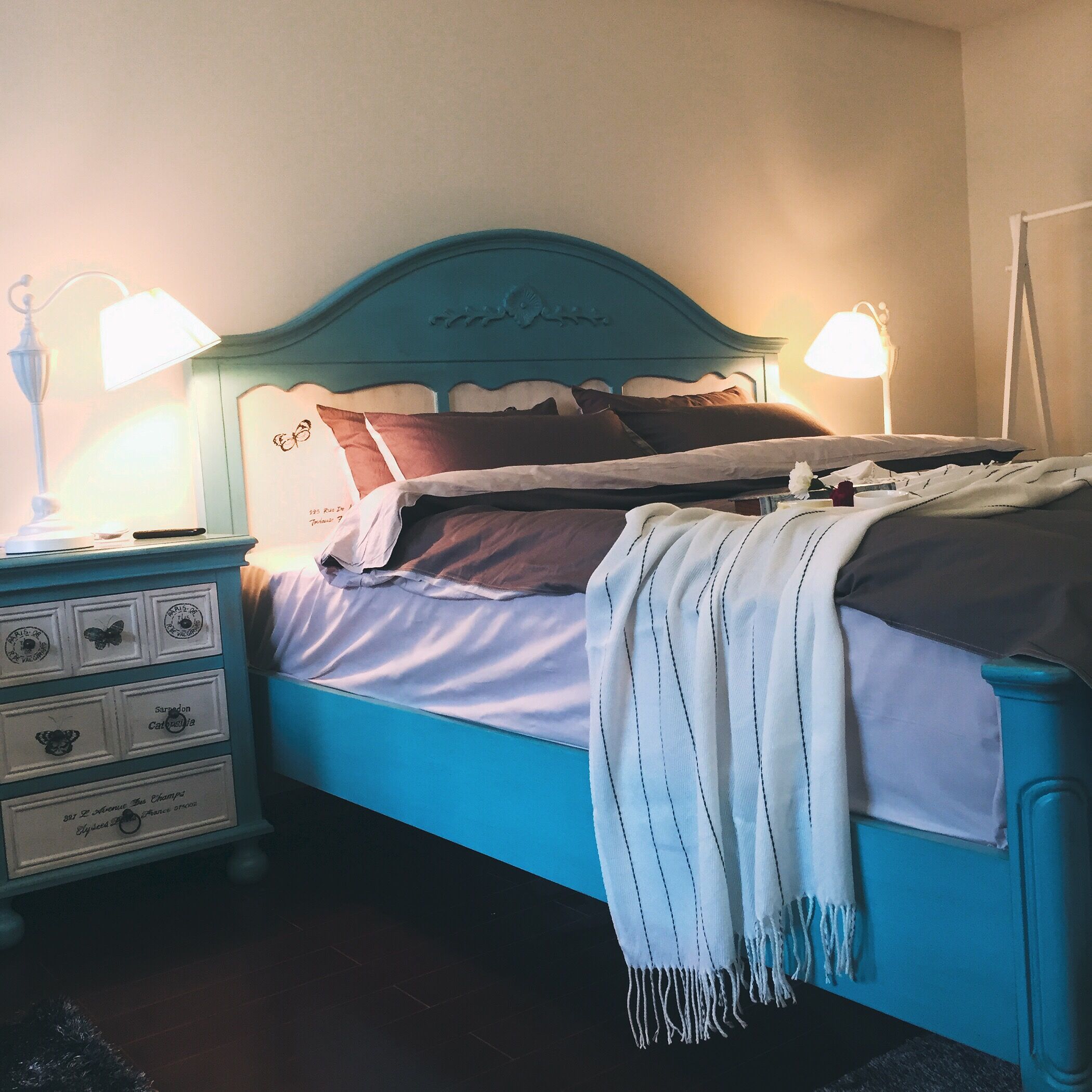 洛丽塔蓝色小调高层湖景大床房沙湖夜景地铁旁楚河汉街万达广场昙华林