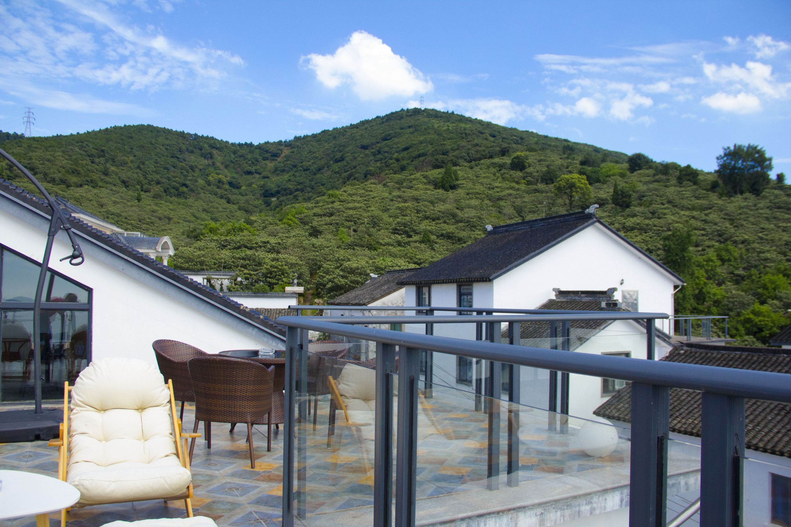 苏州东山太湖大露台可烧烤采芹居民宿