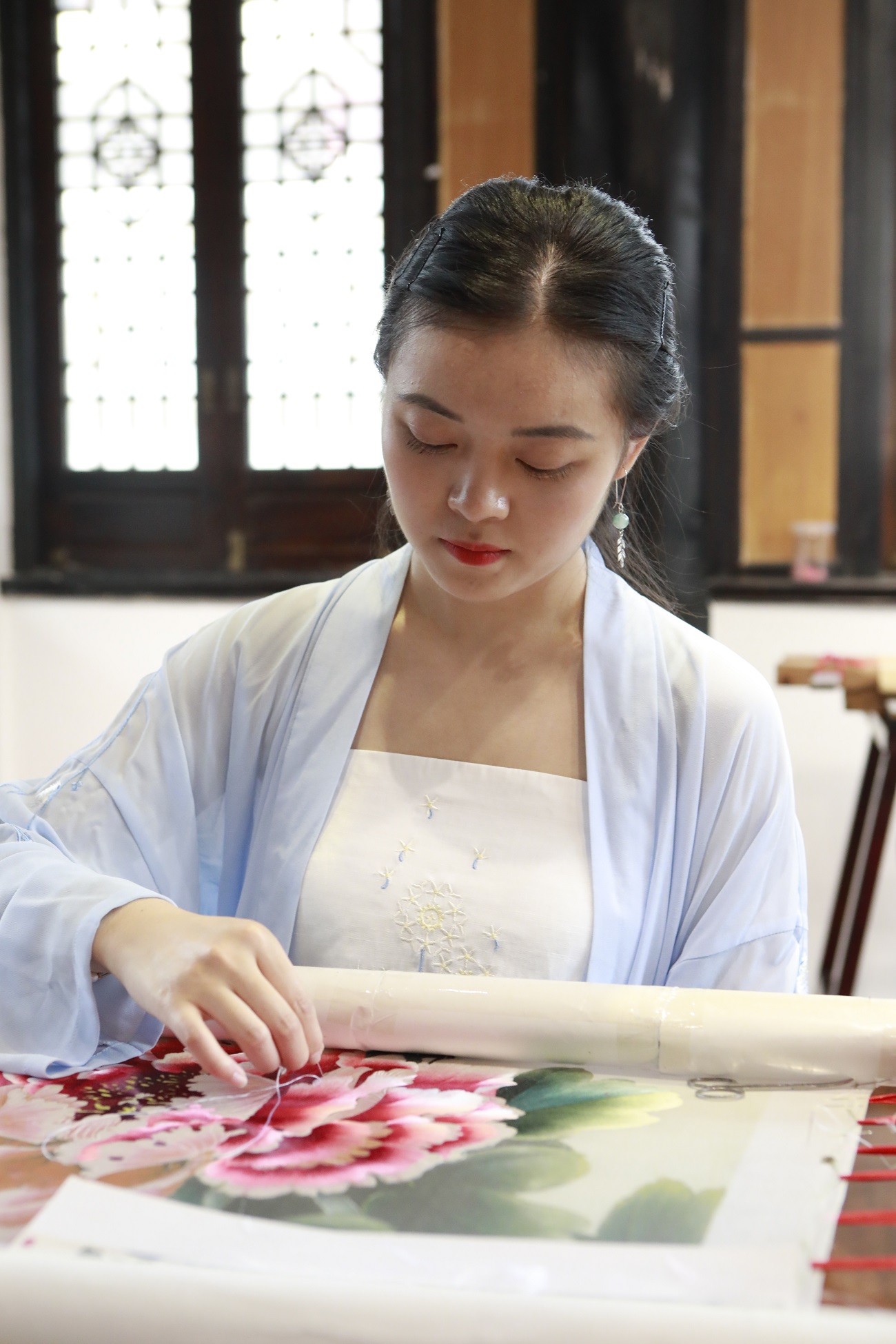 来成都文殊坊李子柒蜀绣学习拍摄地同国家级蜀绣大师一道体验国艺蜀绣