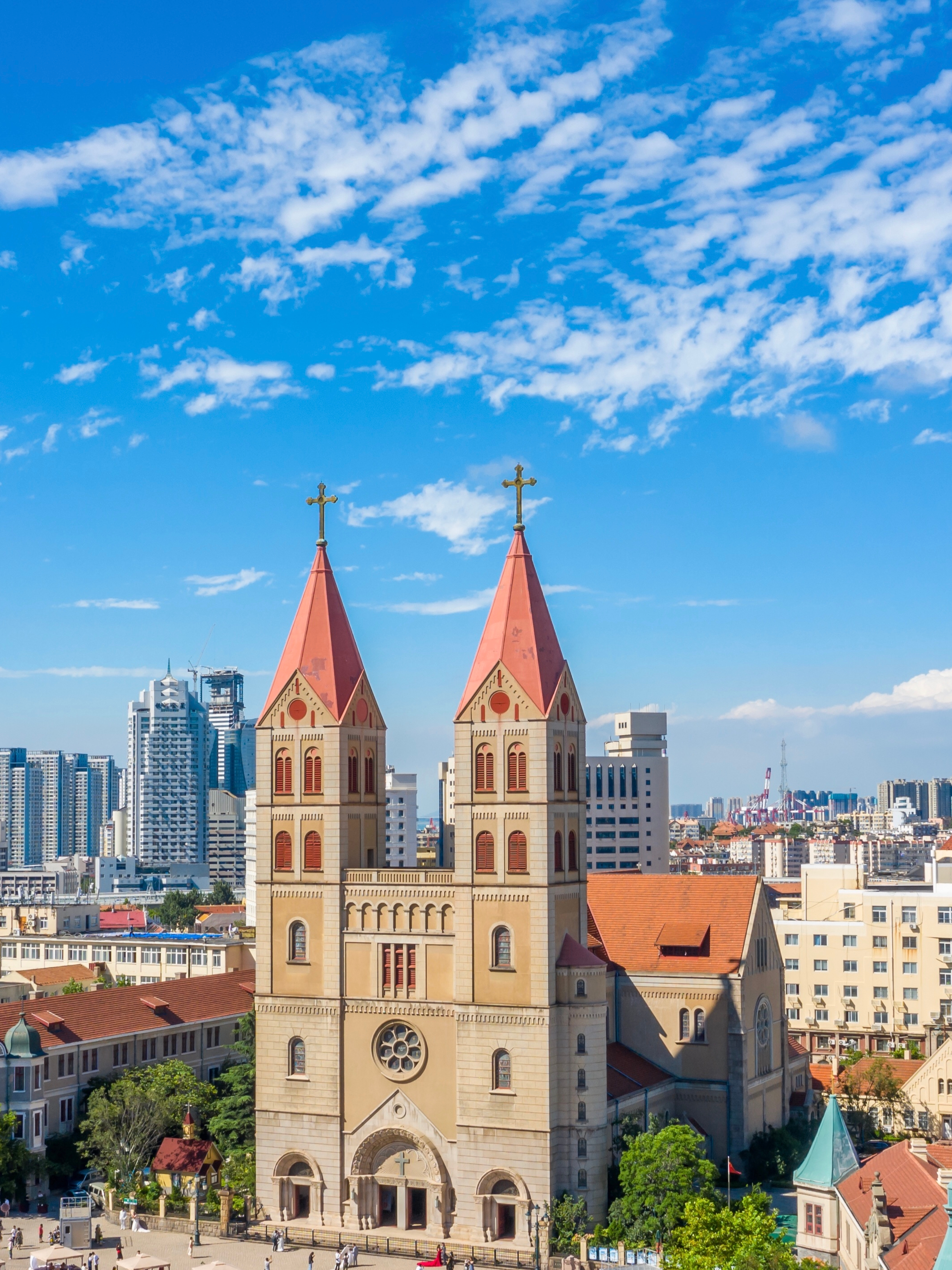 乘敞篷车探索不为人知的青岛(包含精华徒步与深度讲解) - airbnb