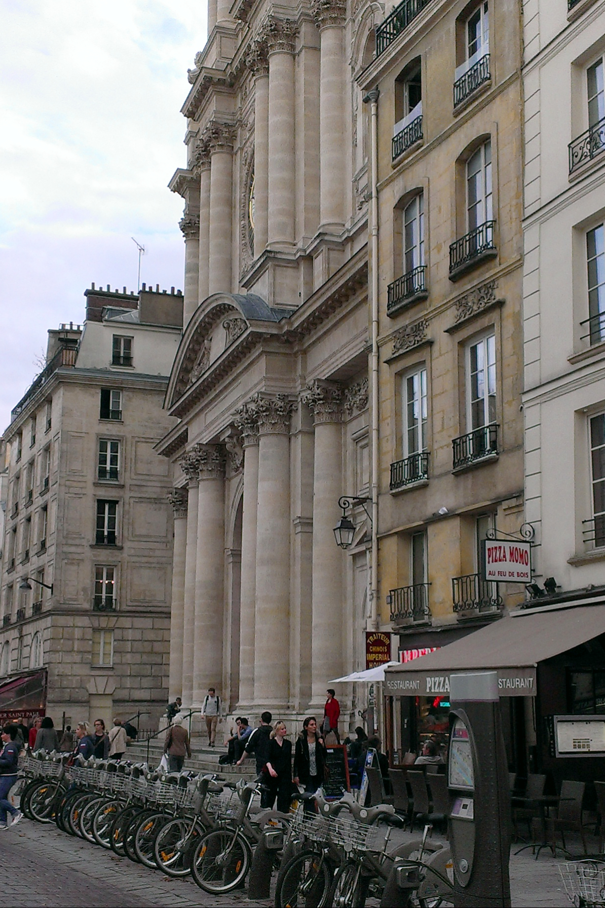 与精明的巴黎人一起探索玛莱区 - airbnb