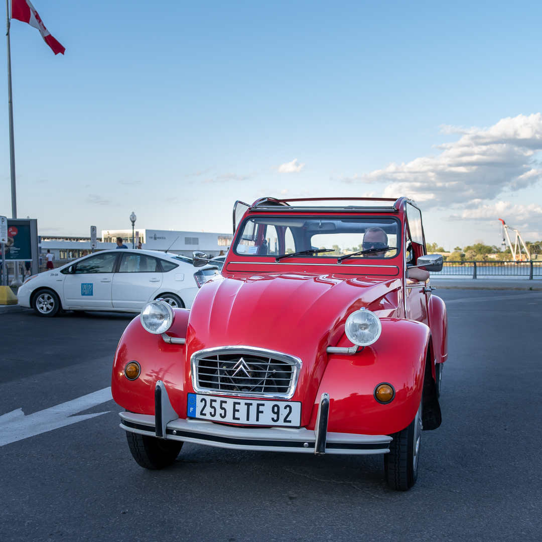 乘雪铁龙老爷车游蒙特利尔